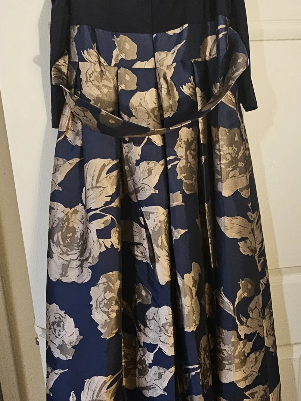 Jessica Howard Navy Maxi Skirt with Blush Floral Pattern and Sash - Picture 3 of 4